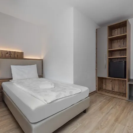 Ramon Hotel